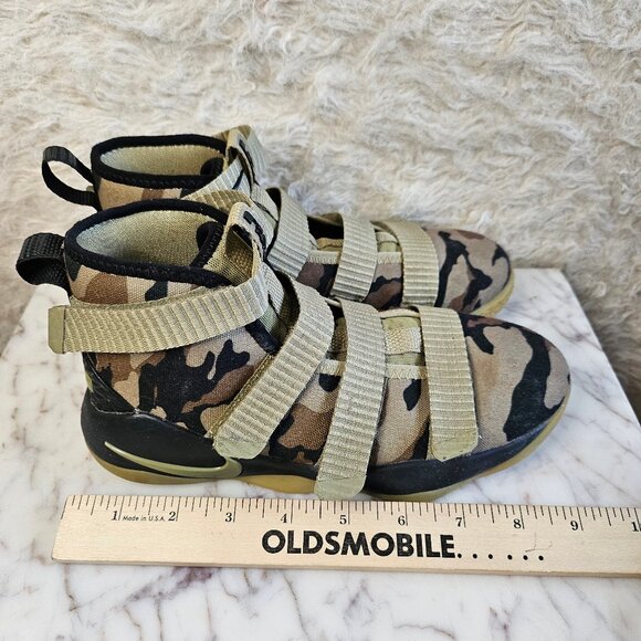 Nike Air Shoes Sneakers Youth 3Y Lebron James Soldier XI Olive Camo Military 3Y - Picture 3 of 8